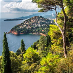 Ontdek de Prachtige Wandelroutes langs de Côte d’Azur: Een Paradijs voor Natuurliefhebbers
